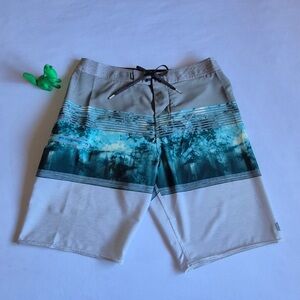 O'NEILL Man Board short 05 Color MUL... Size 32.